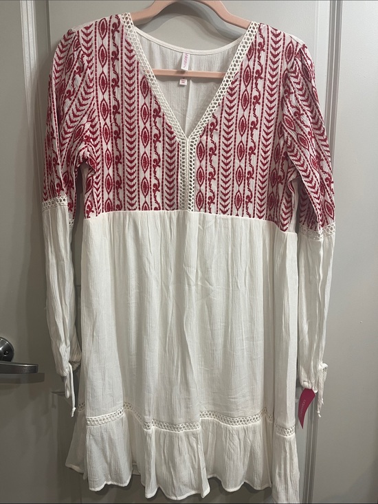 Xhilaration Dresses & Skirts - Xhilaration White Peasant Dress with Red Embroidered Yoke